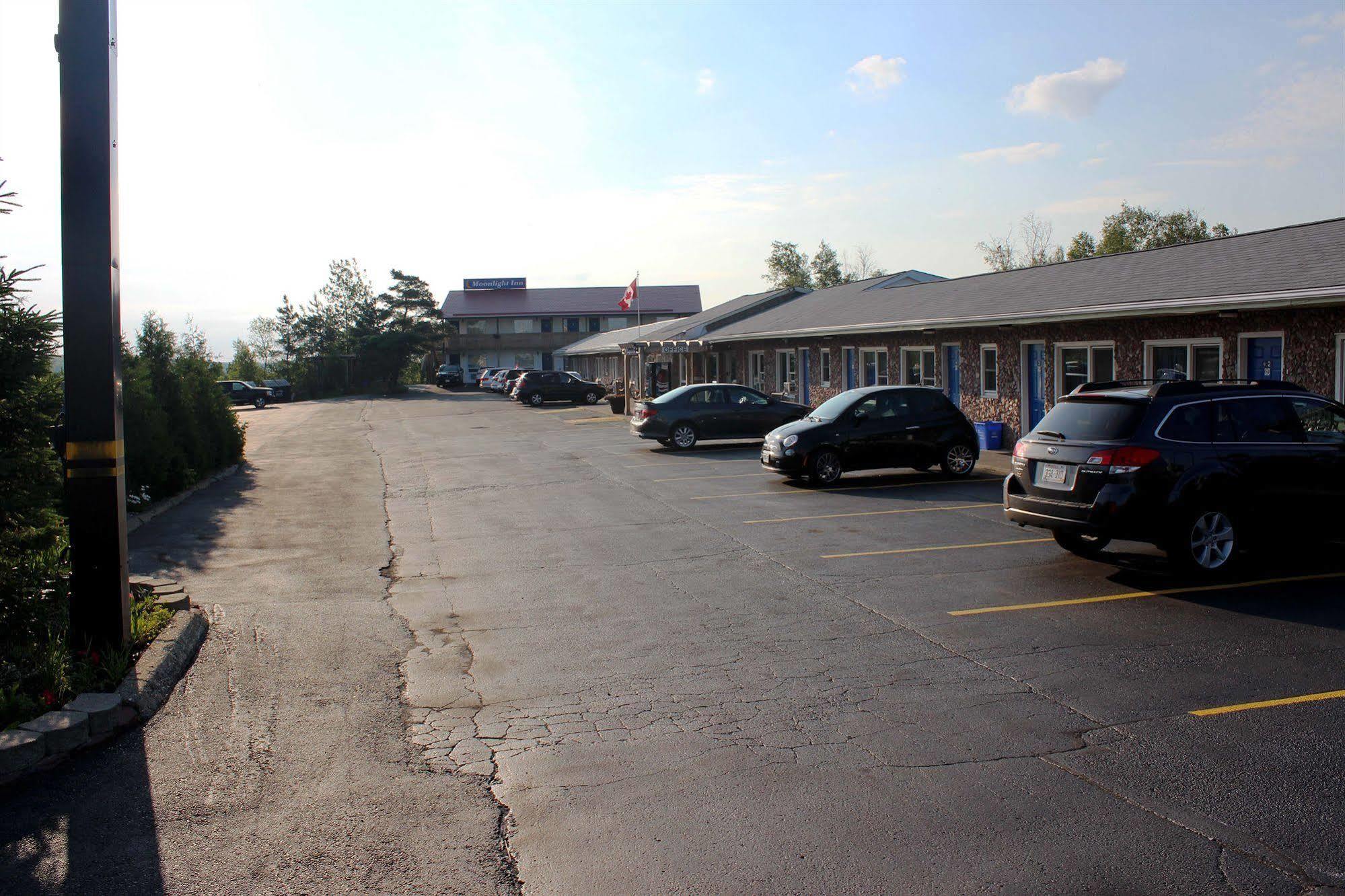 Moonlight Inn And Suites Sudbury Exterior foto